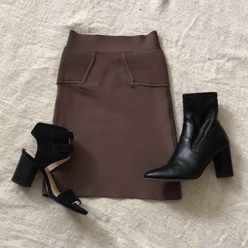 BCBG MAX AZRIA BANDAGE SKIRT IN MOCHA XS